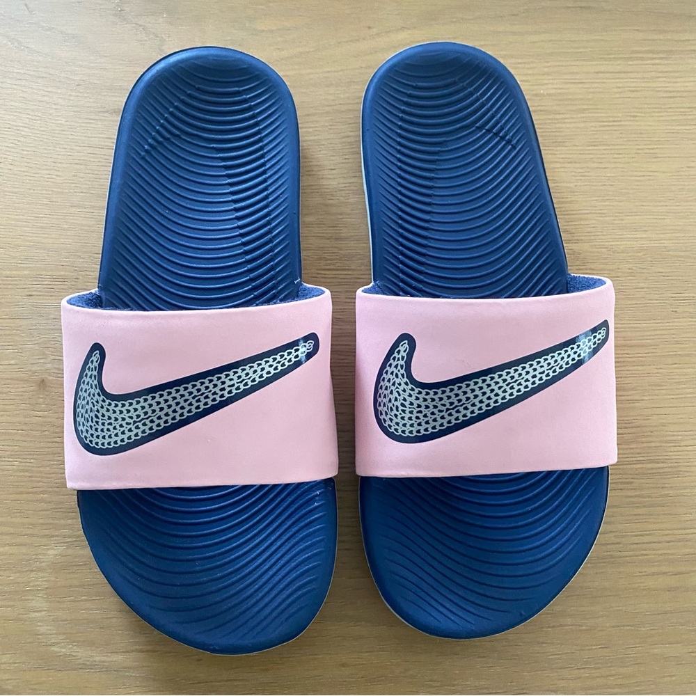 Nike Girls Kawa Slide SE 2, Pink/ Blue/ Silver, Sz 5Y